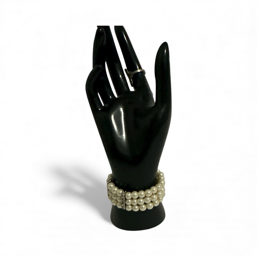 Triple Strand White imitation Pearl Stretch Bracelet